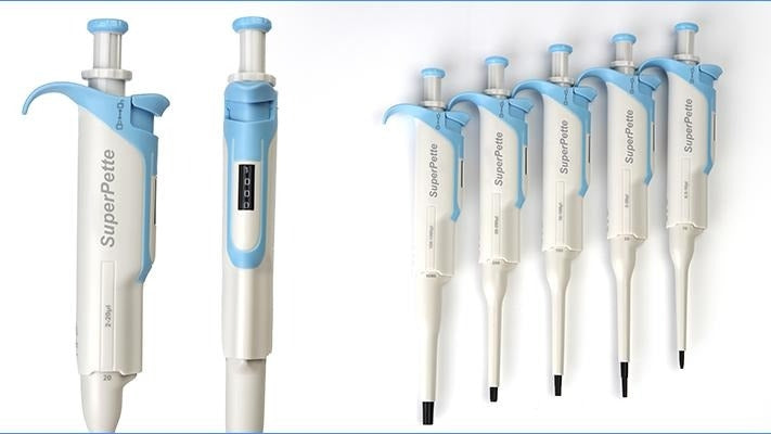 Load image into Gallery viewer, Light Gray Scilogex SuperPette Pipettor, Starter Kit (0.5-10µl, 2-20µl, 20-200µl, 100-1000µl)
